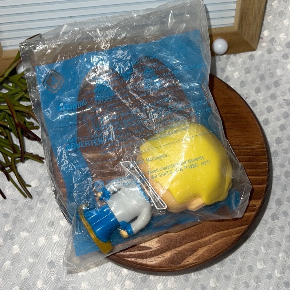 McDonald's Scooby Doo Bobble Head Toy #4 FRED 2021 Happy Meal Bobble Head. - Picture 2 of 2